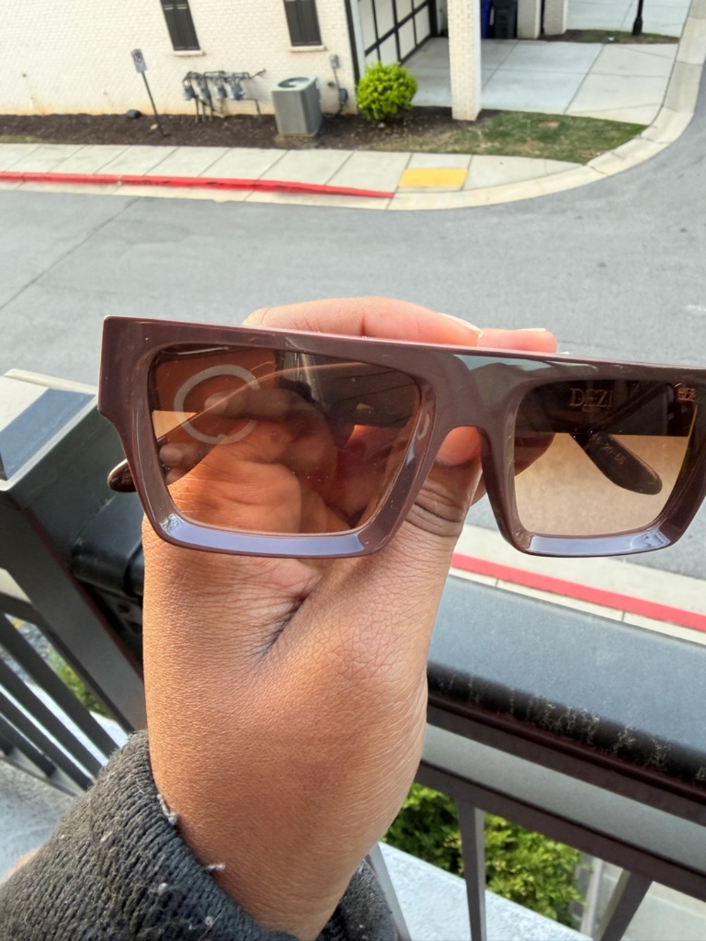 DEZI Slick Sunglasses